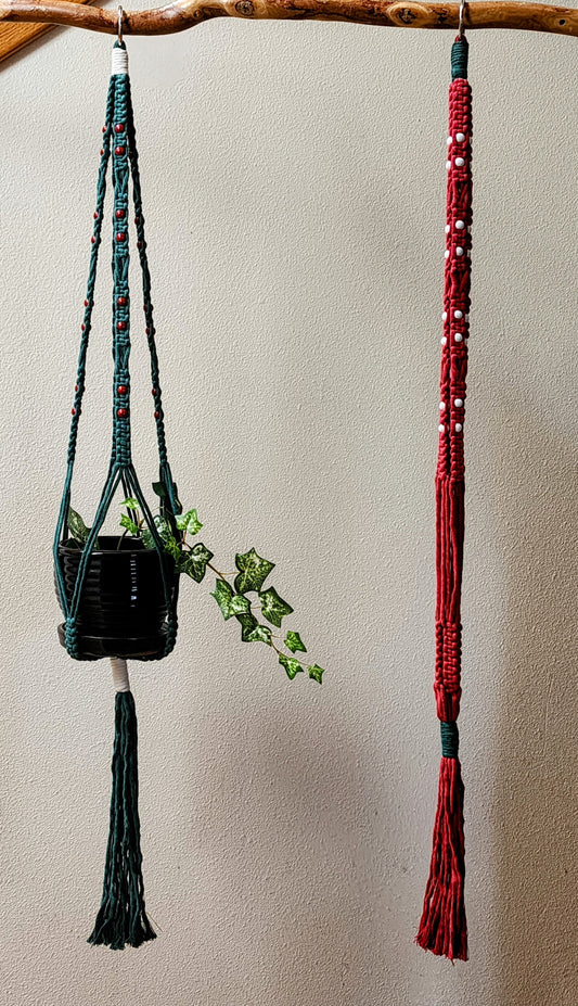 Greed/Red Macrame Plant Hanger